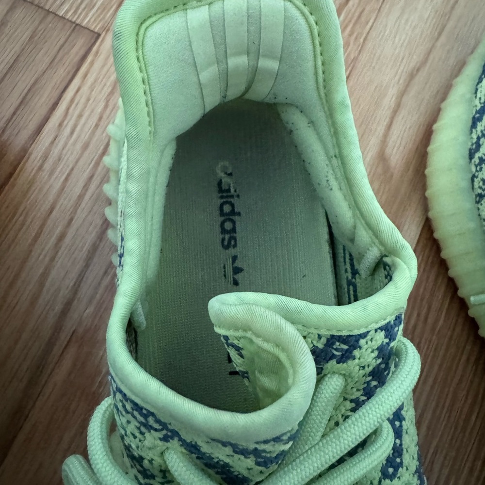 Adidas Yeezy Boost 350 - Picture 13 of 17